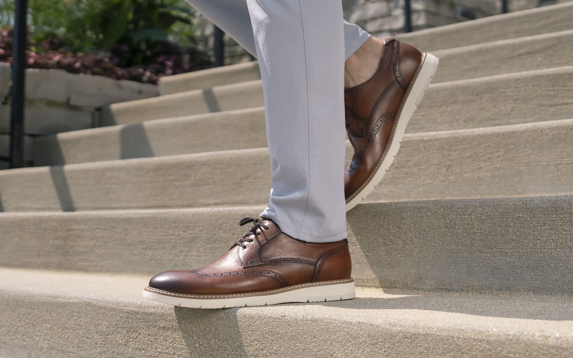 Shop the Florsheim Vibe collection featuring the Vibe wingtip oxford in cognac.